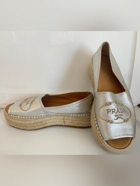 EUC Prada Silver Platform Espadrilles Leather Peep Toe Sandals Shoes US 8 EU 39